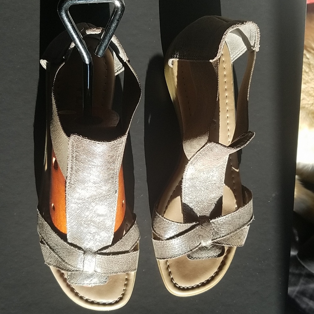 FLEXX Women's Band Together Gladiator Sandal